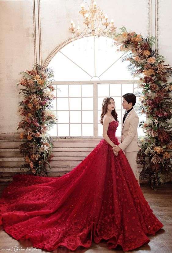 red wedding dress meaning